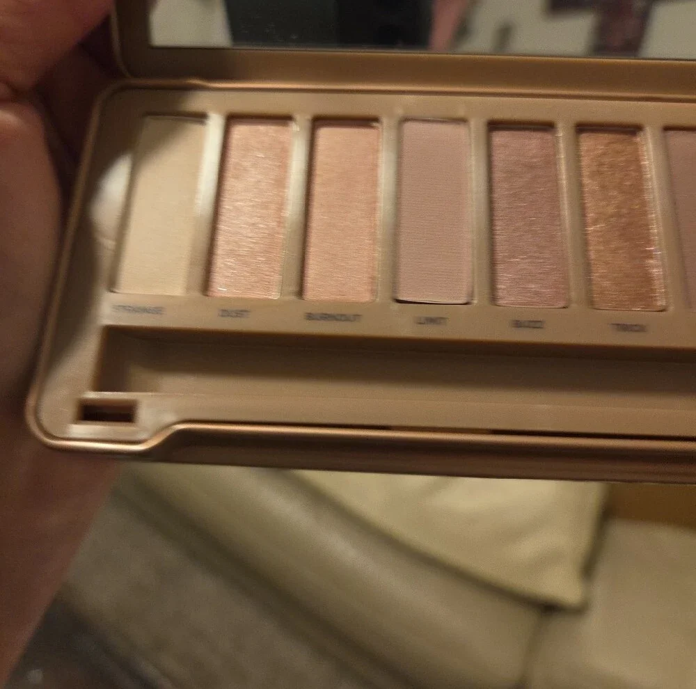 Urban Decay palette features